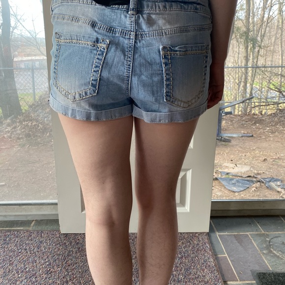 Y2K Maurice’s Embroidered Jean Short - Picture 5 of 9